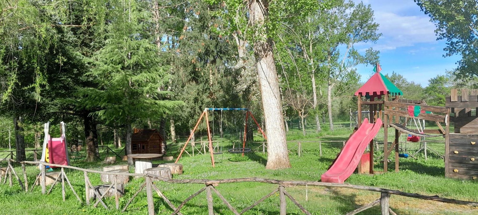 Rio Verde Camping Villaggio Costacciaro Exterior photo