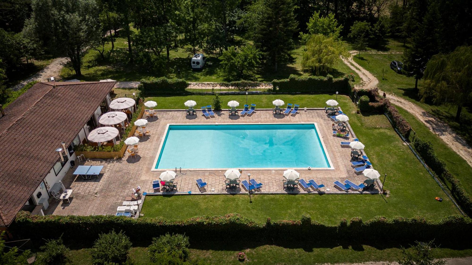 Rio Verde Camping Villaggio Costacciaro Exterior photo