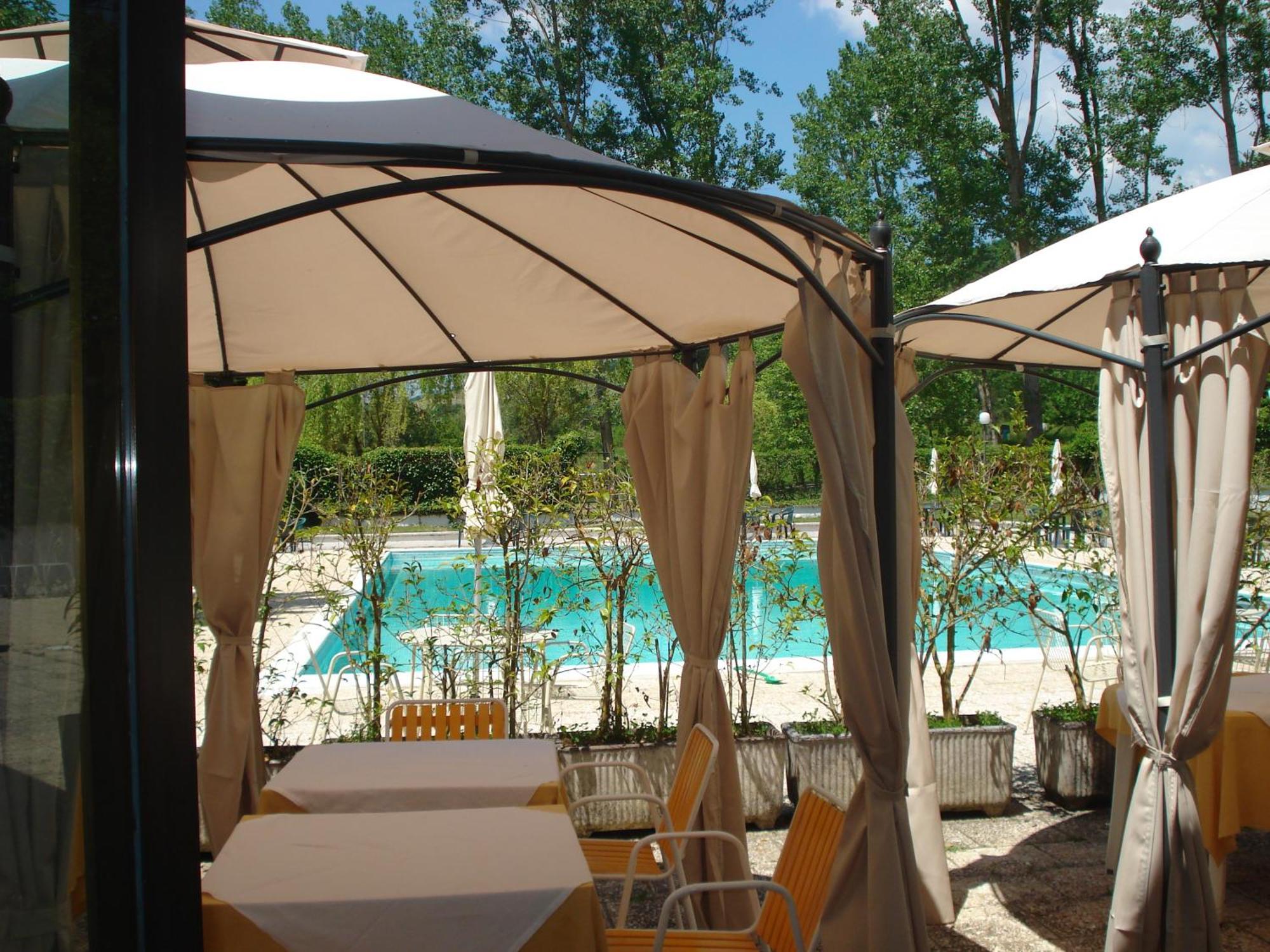 Rio Verde Camping Villaggio Costacciaro Exterior photo