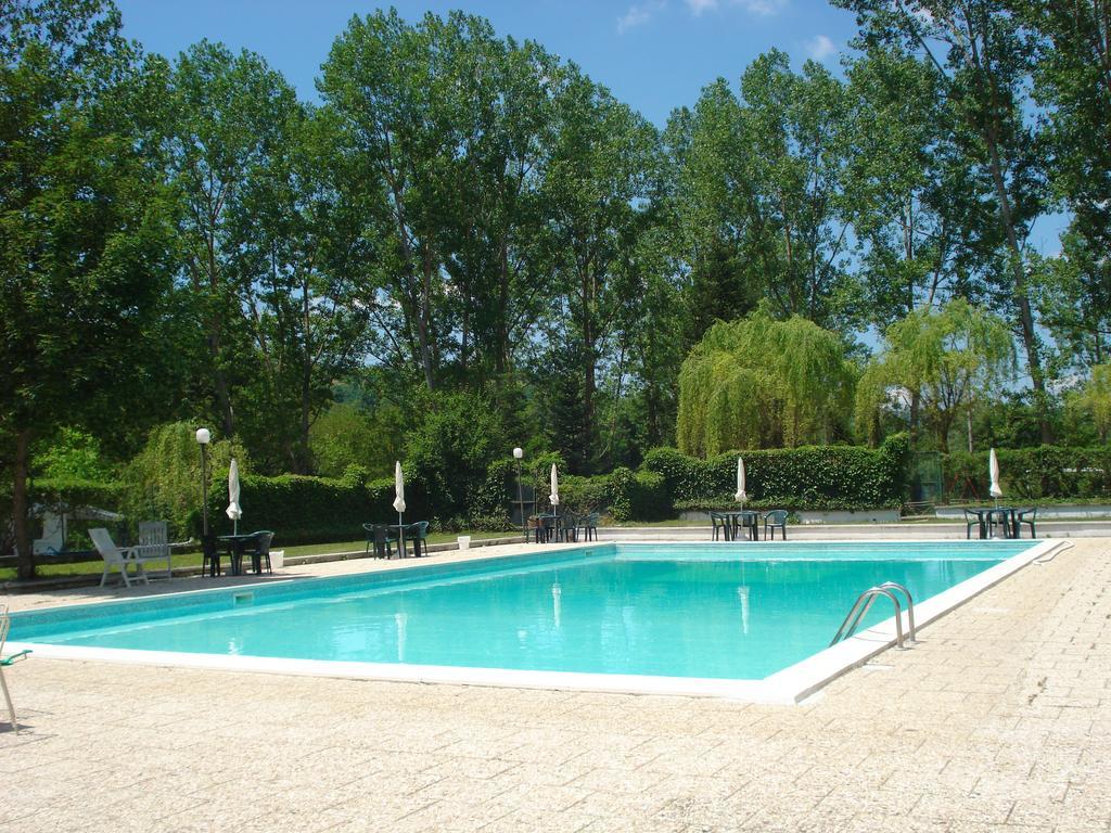 Rio Verde Camping Villaggio Costacciaro Exterior photo